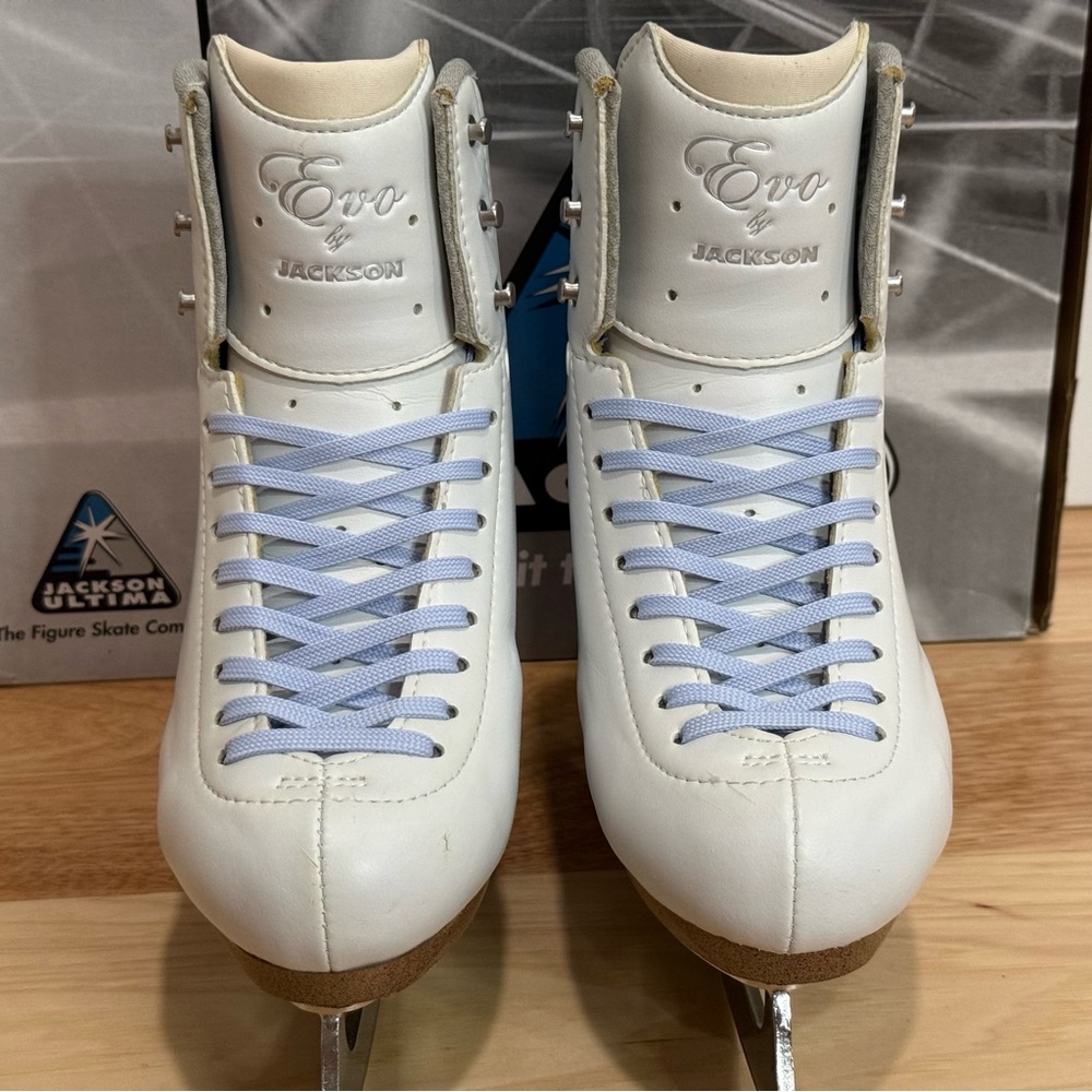 Jackson Ultima EVO Fusion FS2021 Ladies Girls White
Figure Ice Skates Size 3.5 W